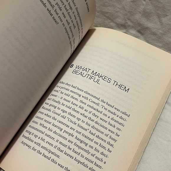 Bundle of 4 One Direction books! - Picture 16 of 16